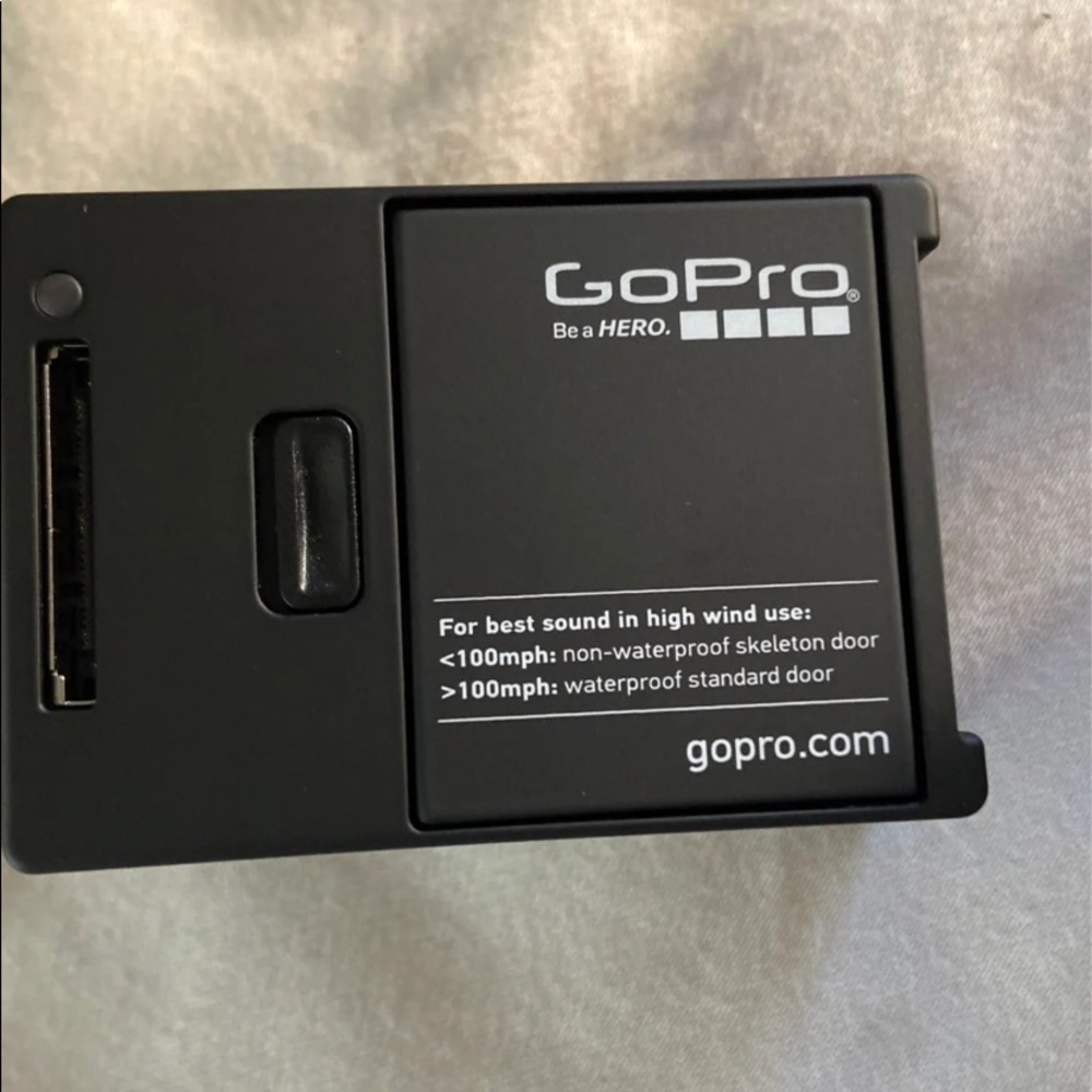 GoPro Hero3+ Silver Bundle - Picture 2 of 8